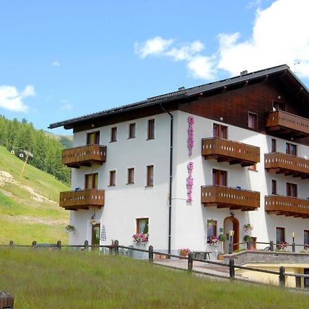 Garni Gimea Hotel Livigno Eksteriør billede