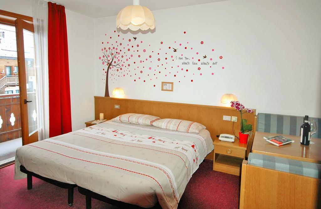 Garni Gimea Hotel Livigno Eksteriør billede